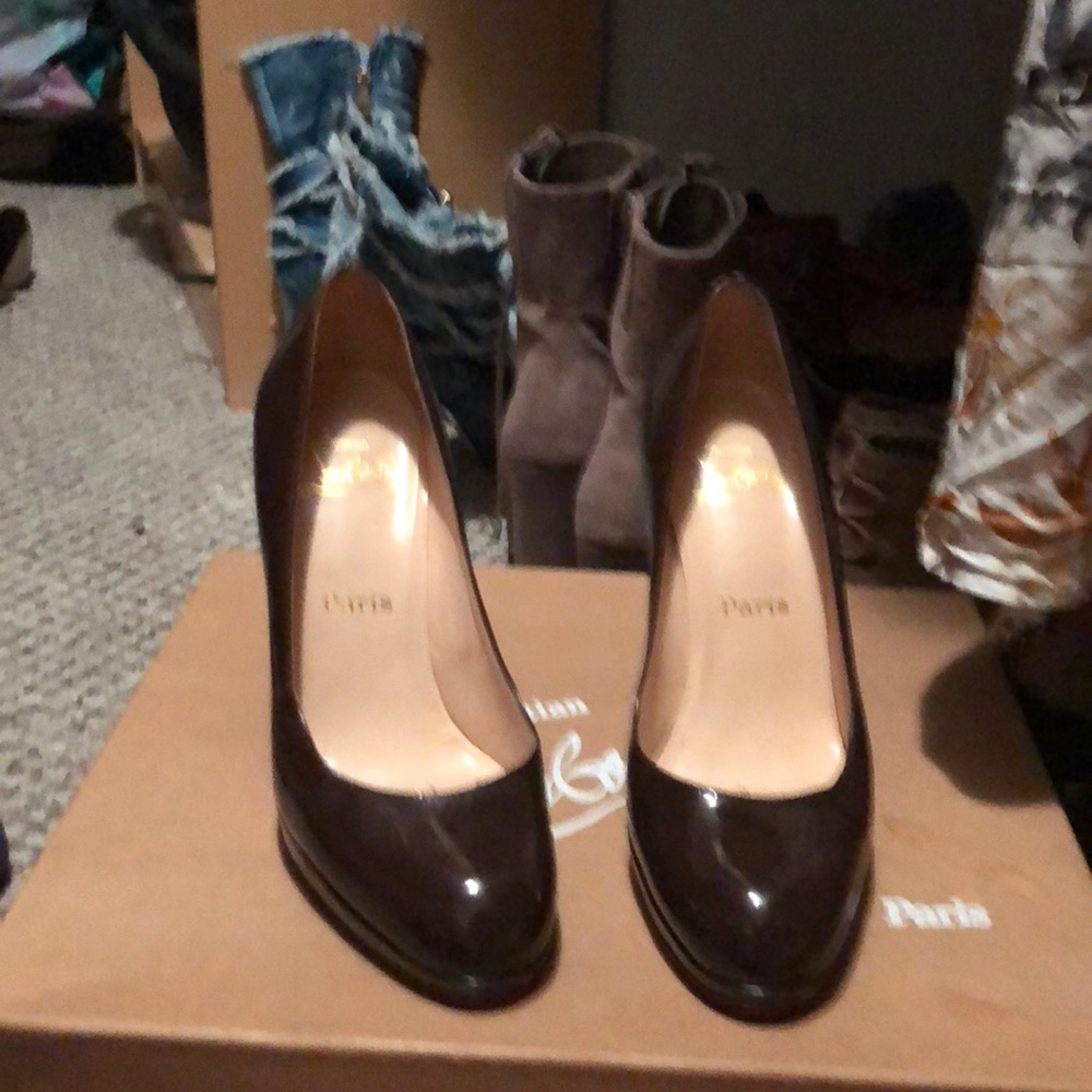 Christian loubs size 37
